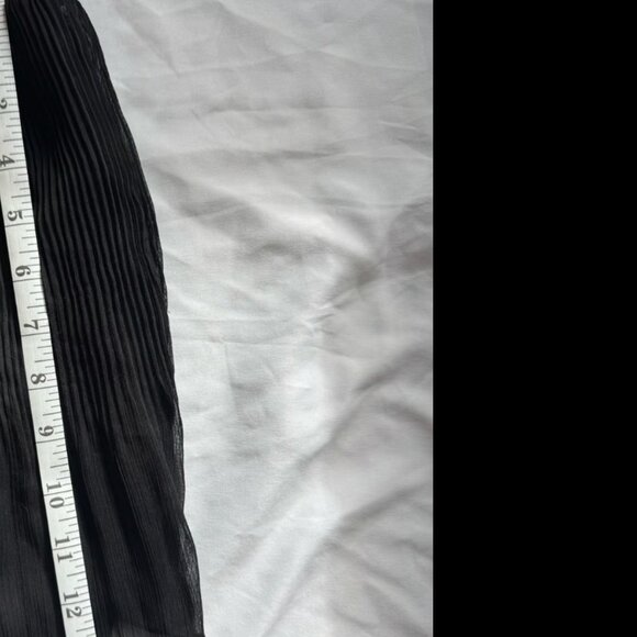 Aritzia Talula Mini Skirt Size XS - Picture 3 of 6